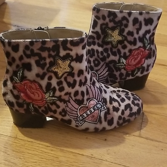 The Children's Place Other - 🥳🔥HOST PICK🔥🥳TCP Animal Print Booties